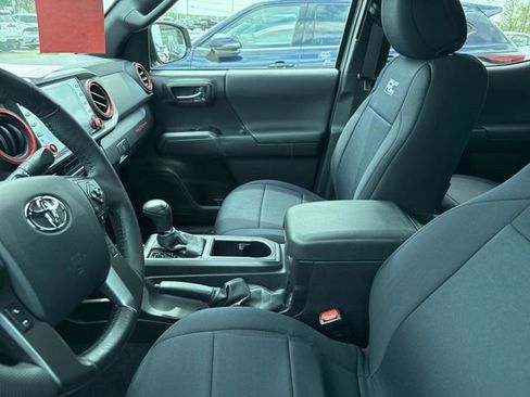 Used 2023 Toyota Tacoma TRD Off-Road image 4