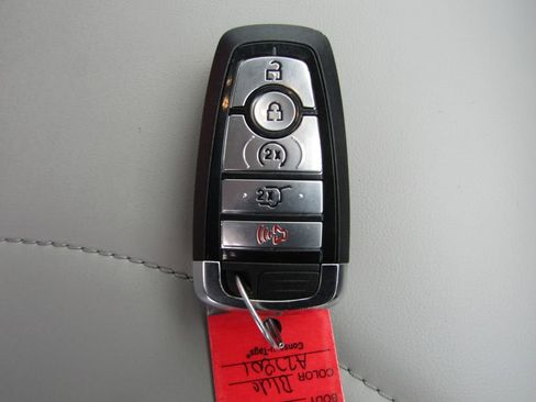 Used 2025 Ford Escape SE w/ PHEV Premium Package FWD image 35