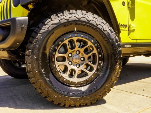 Used 2023 Jeep Wrangler Unlimited Rubicon 392 w/ Xtreme Recon 35" Tire Package AWD/4WD image 3