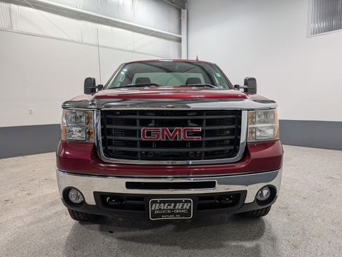 Used 2007 GMC Sierra 2500 SLE w/ Z71 Off-Road Package AWD/4WD image 8