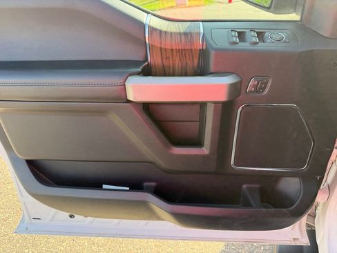 Used 2019 Ford F150 Lariat w/ Equipment Group 502A Luxury AWD/4WD image 11