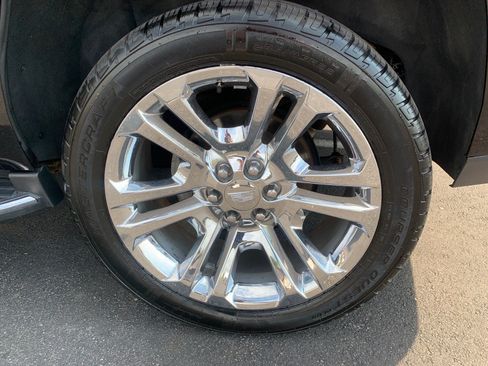 Used 2019 Cadillac Escalade Luxury AWD/4WD image 5