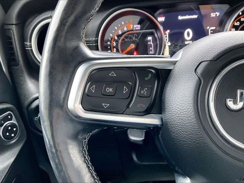 Used 2019 Jeep Wrangler Unlimited Sahara image 20