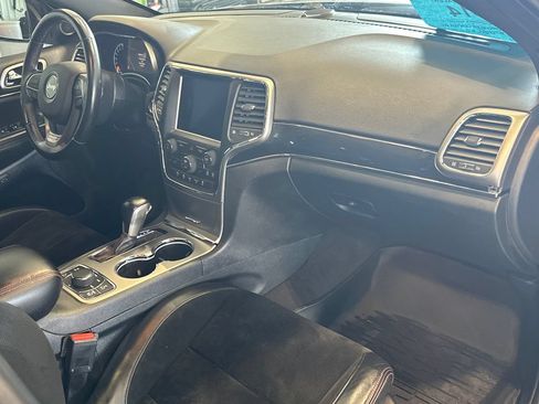 Used 2018 Jeep Grand Cherokee Trailhawk AWD/4WD image 36