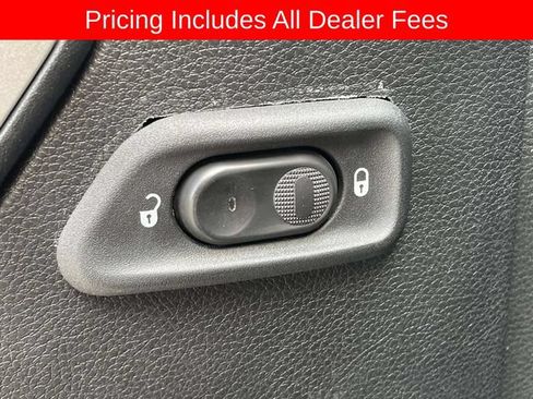 Used 2017 Jeep Wrangler Unlimited Rubicon AWD/4WD image 16