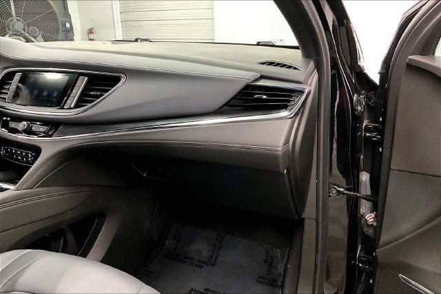 Used 2024 Buick Enclave Essence w/ Experience Buick Package AWD/4WD image 18