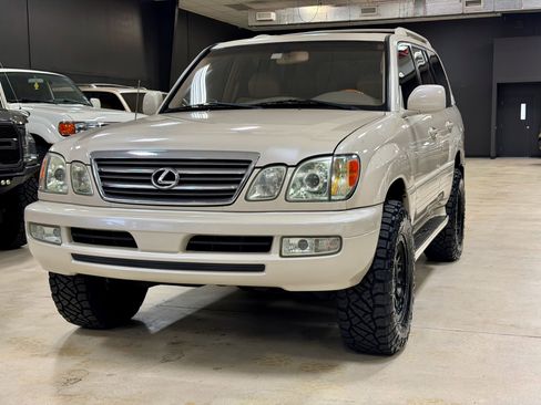 Used 2005 Lexus LX 470 4WD image 2