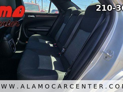 Used 2012 Chrysler 300 image 28