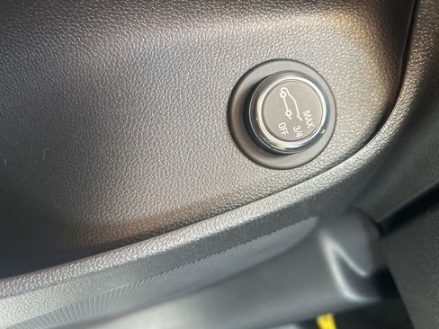 New 2026 Buick Envista Sport Touring w/ Convenience I Package FWD image 33
