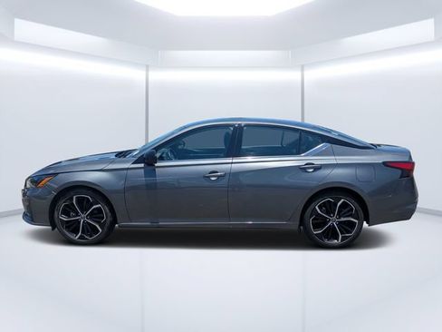 Used 2024 Nissan Altima 2.5 SR FWD image 6