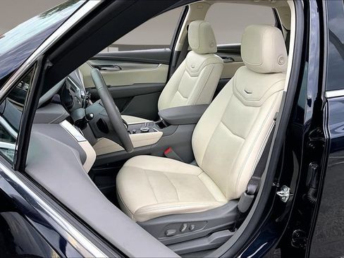 Used 2022 Cadillac XT5 Premium Luxury FWD image 27