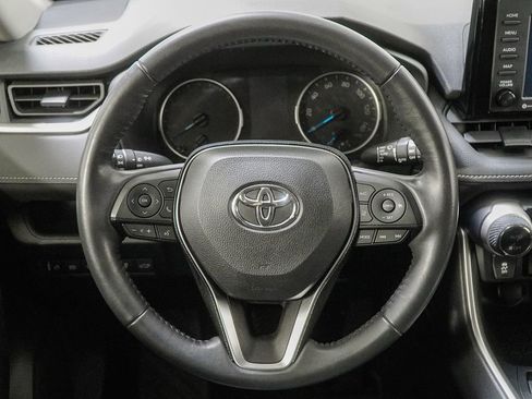 Used 2020 Toyota RAV4 XLE w/ Convenience Package image 24