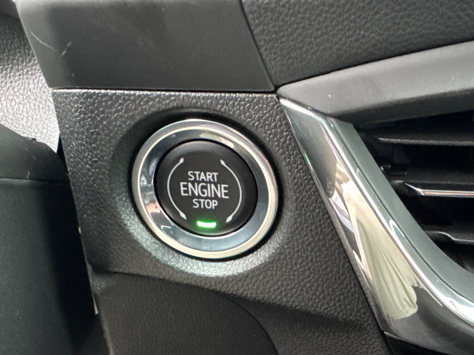 Used 2026 Buick Encore GX Sport Touring w/ Comfort Package FWD image 32