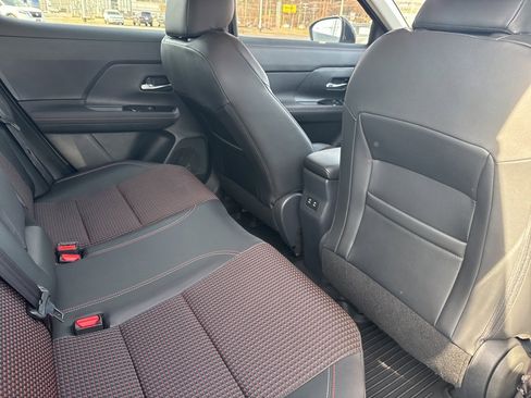Used 2025 Nissan Kicks SR image 11