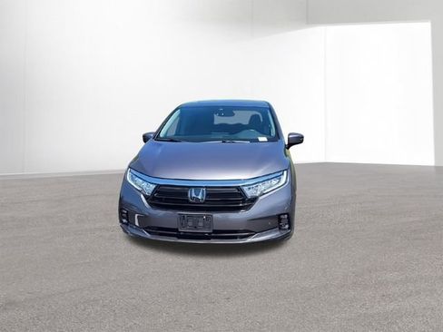 Used 2024 Honda Odyssey Touring image 3