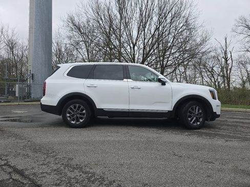 Used 2024 Kia Telluride LX image 16