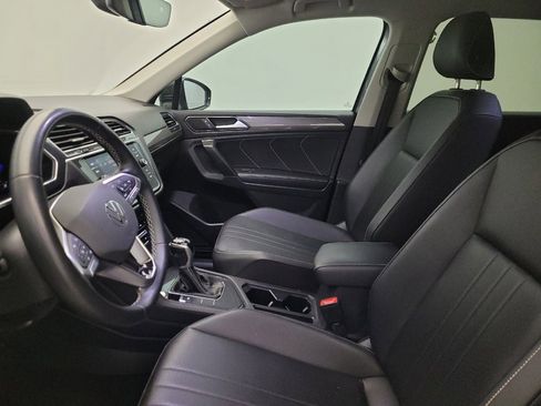 Used 2023 Volkswagen Tiguan SE FWD image 17
