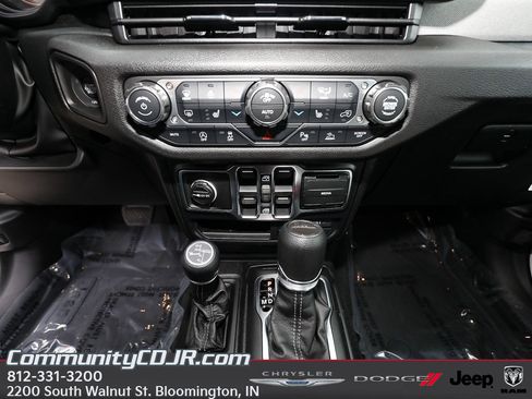 New 2026 Jeep Gladiator Sport AWD/4WD image 17