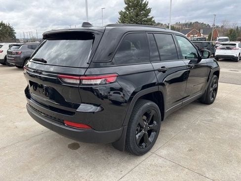 Certified 2024 Jeep Grand Cherokee Altitude AWD/4WD image 6