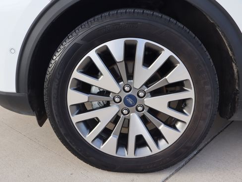 Used 2021 Ford Escape Titanium image 32