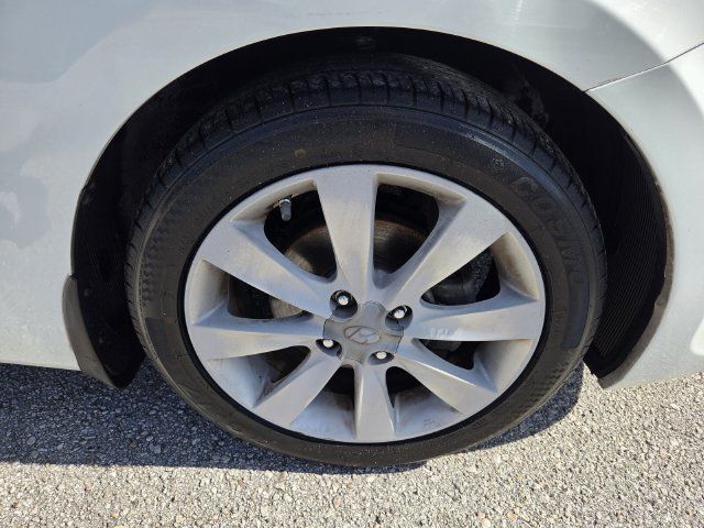 Used 2012 Hyundai Accent GLS w/ Premium Pkg 3 FWD image 9