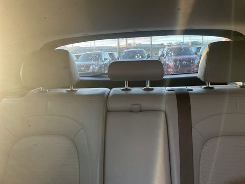 Used 2018 Hyundai Kona Limited image 7