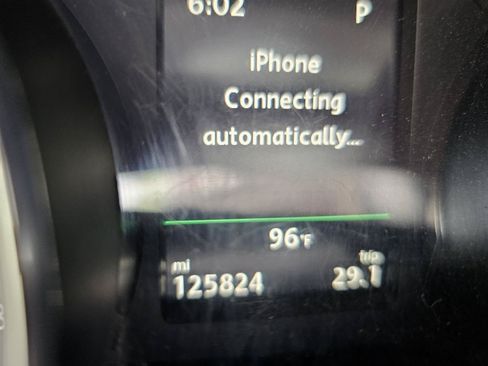 Used 2018 Volkswagen Passat 2.0T SE FWD image 11