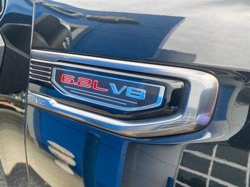 Used 2021 GMC Sierra 1500 AT4 w/ Technology Package AWD/4WD image 8