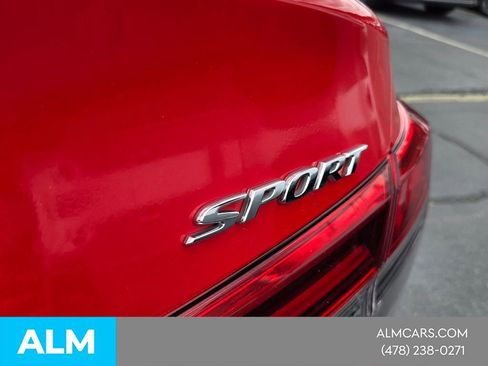 Used 2022 Honda Civic Sport image 11