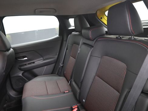 Used 2026 Nissan Kicks SR image 17