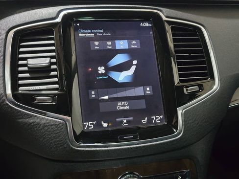 Used 2016 Volvo XC90 T6 Momentum w/ Momentum Plus Package image 15