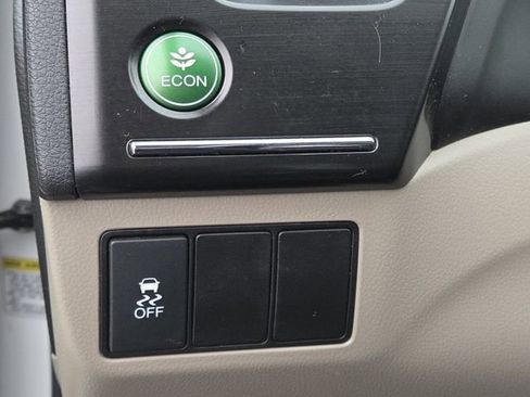 Used 2015 Honda Civic SE image 7