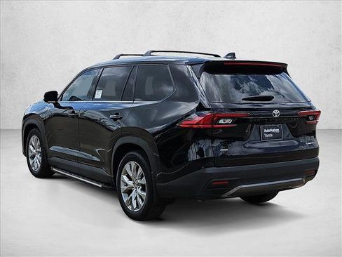 Used 2025 Toyota Grand Highlander AWD image 8