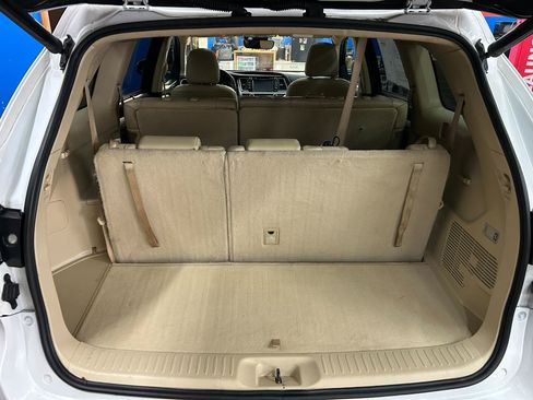 Used 2019 Toyota Highlander XLE AWD/4WD image 19
