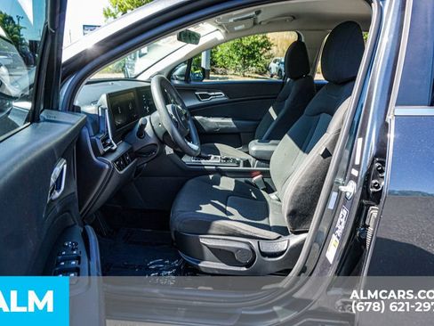 Used 2025 Kia Sportage LX FWD image 18