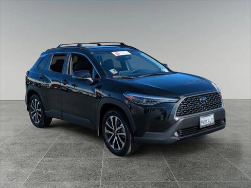 Certified 2024 Toyota Corolla Cross XLE image 7