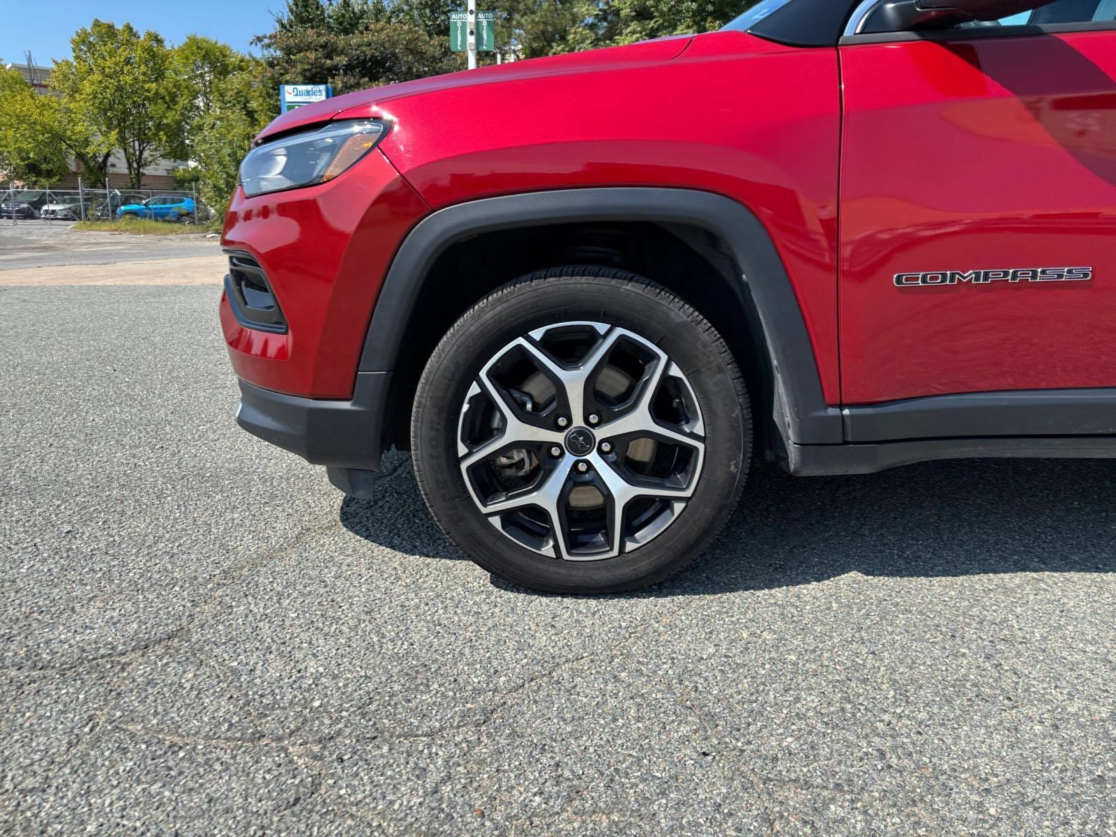Used 2025 Jeep Compass Limited AWD/4WD image 30