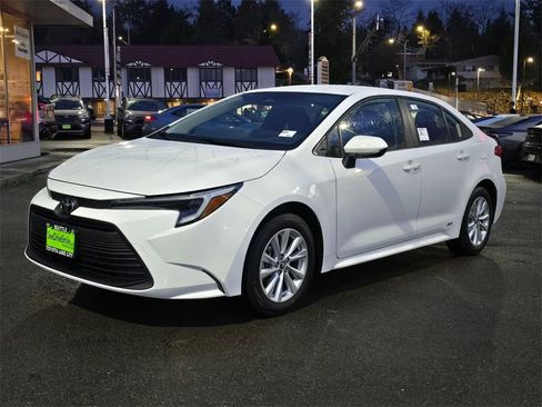 New 2026 Toyota Corolla LE image 2