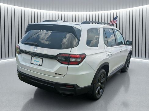 New 2026 Honda Pilot Sport image 5