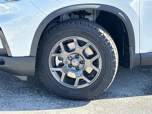 New 2025 Honda Pilot TrailSport image 38
