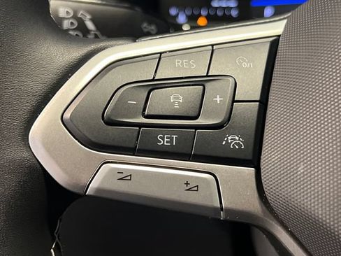 Certified 2025 Volkswagen Taos S FWD image 20
