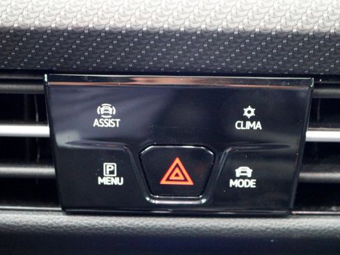 Used 2024 Volkswagen Golf R image 21