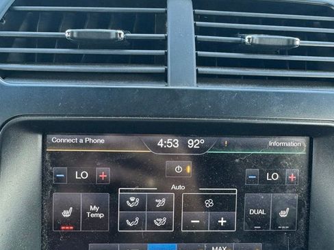 Used 2014 Ford Explorer XLT w/ Equipment Group 202A AWD/4WD image 16