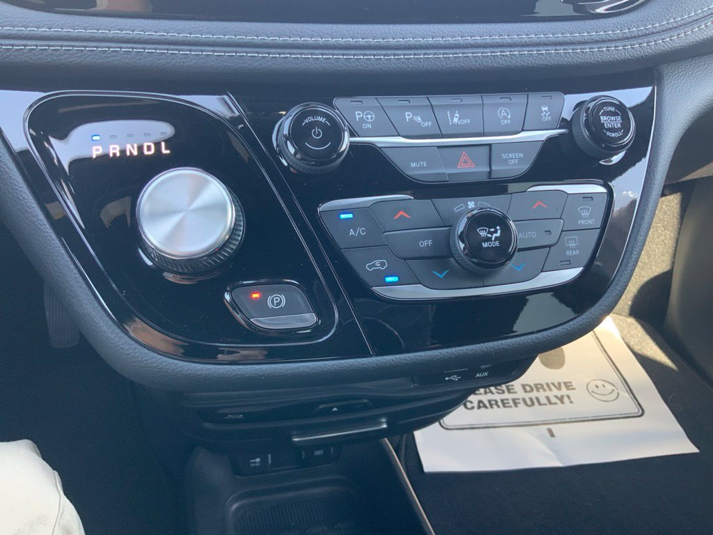 Certified 2020 Chrysler Pacifica Limited FWD image 25