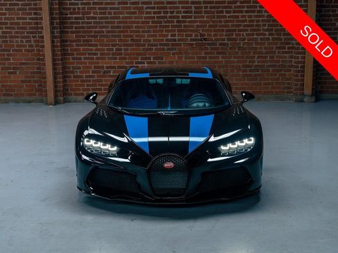 Used 2023 Bugatti Chiron Super Sport AWD/4WD image 2
