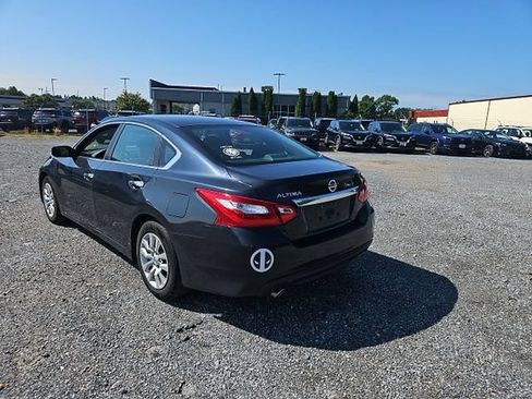 Used 2016 Nissan Altima 2.5 S w/ Power Driver Seat Package FWD image 2