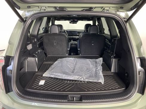 Certified 2025 Kia Telluride AWD image 17