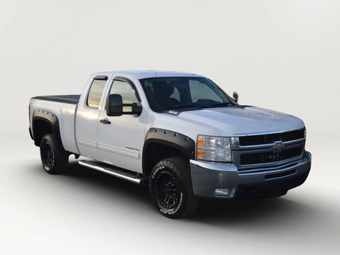 Used 2010 Chevrolet Silverado 2500 LT w/ Interior Plus Package image 5