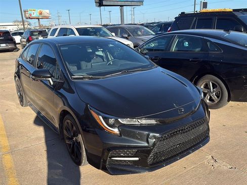 Used 2022 Toyota Corolla SE image 1