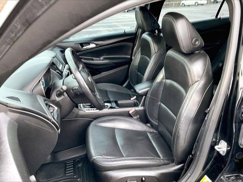 Used 2017 Chevrolet Cruze Premier image 25